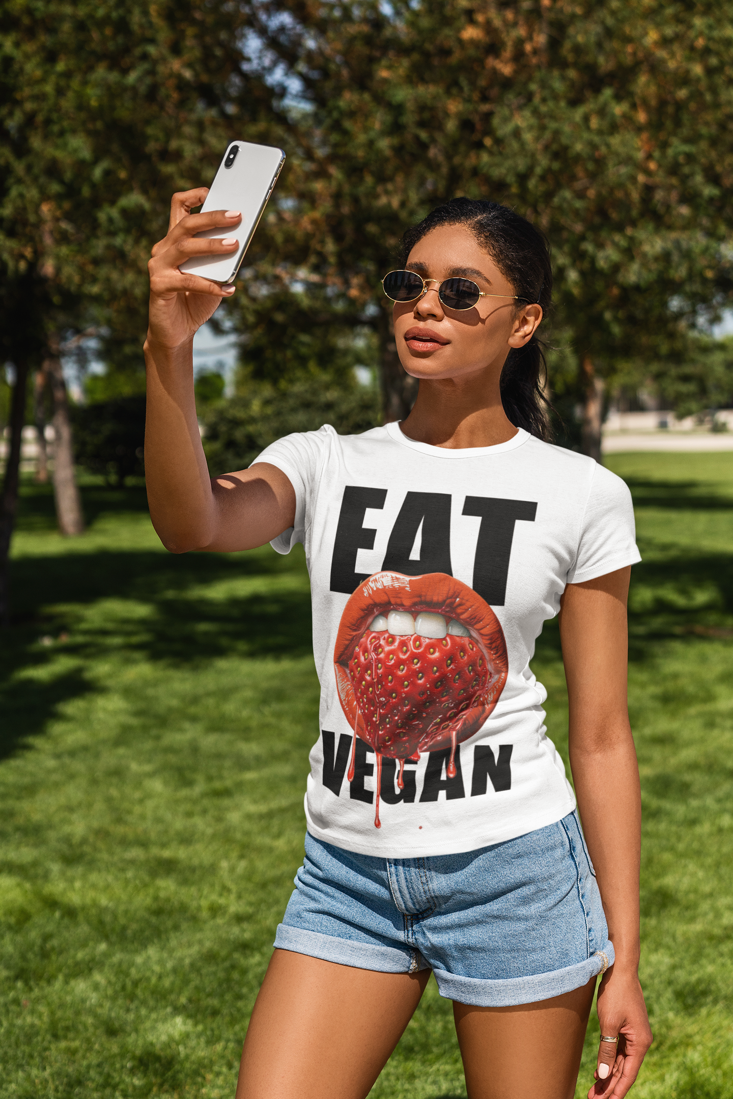 Strawberry Eat-Vegan Shirt Merch